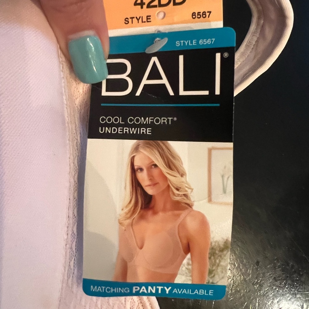 Bali Women's Soft Pink Comfort Bra - Picture 2 of 5